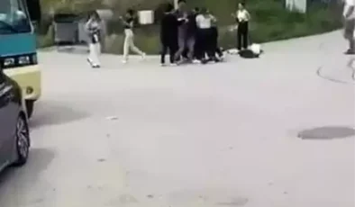 Karabük’te Üniversite Öğrencileri Sokak Ortasında Kavga Etti